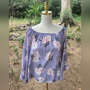 Lavender‎ Floral Off-Shoulder Bell Sleeve Top